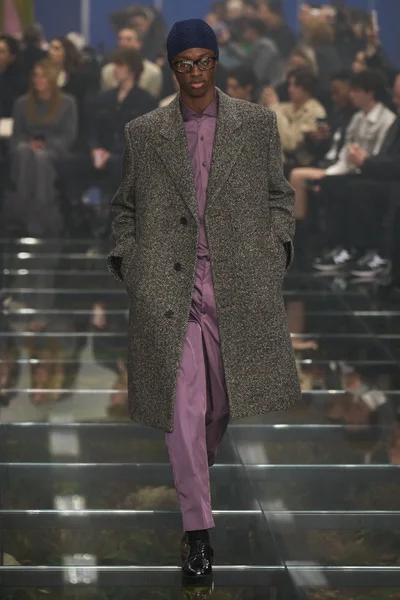 Look 24